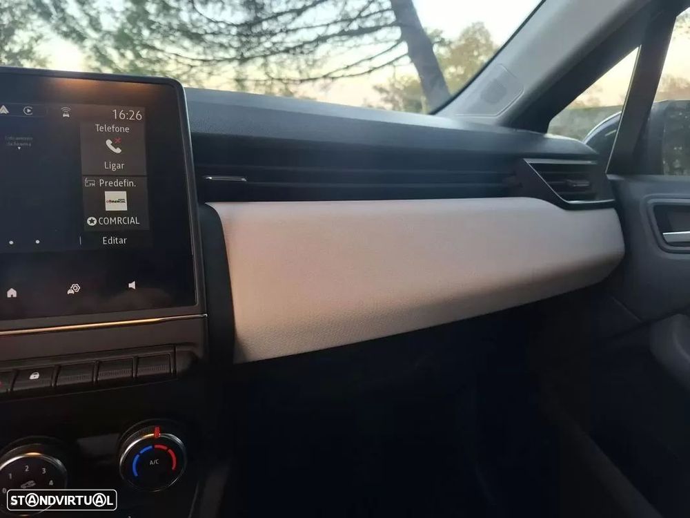 Renault Clio 1.5 Blue dCi Techno — fotografia 38