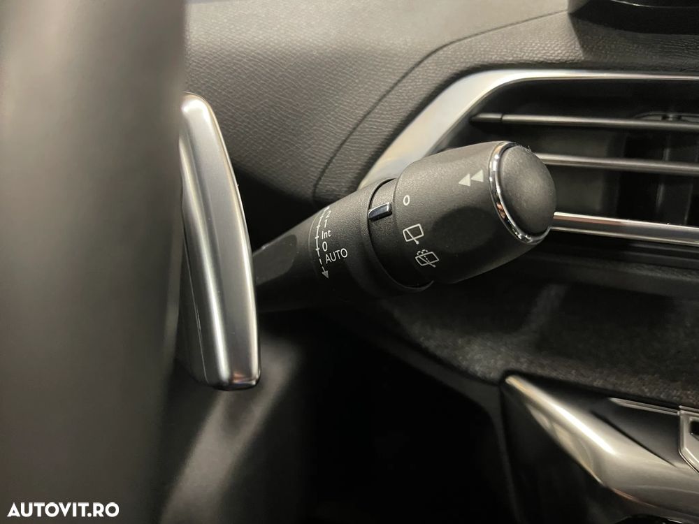 Peugeot 3008 Plug-In Hybrid 225 e-EAT8 Allure Pack - 27