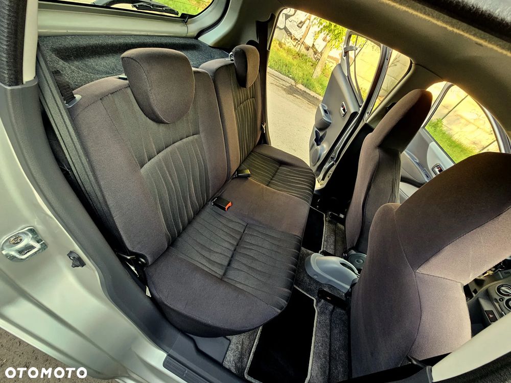 Nissan Pixo 1.0 more - 14