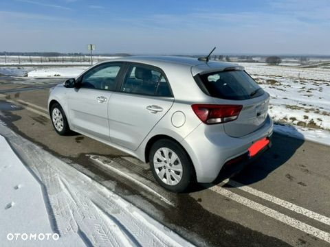 Kia Rio 1.2 L - 13