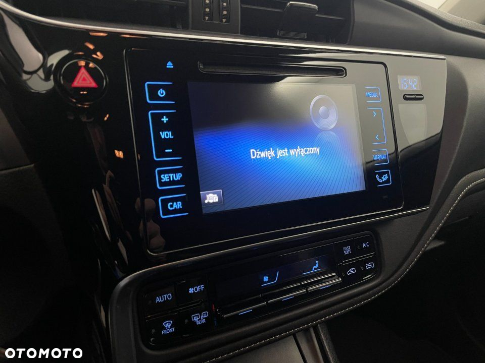 Toyota Auris - 12