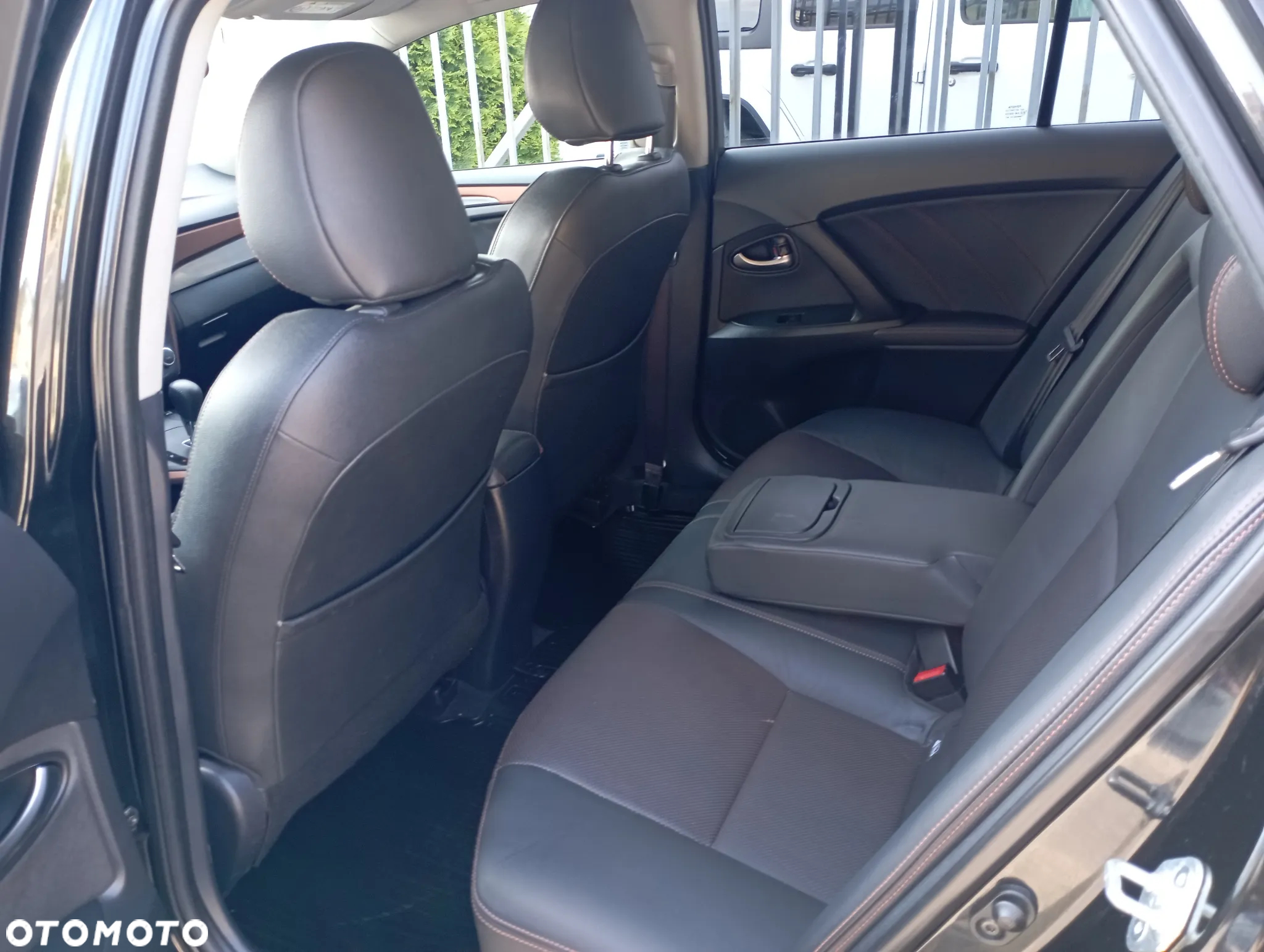 Toyota Avensis 2.0 Prestige MS - 11