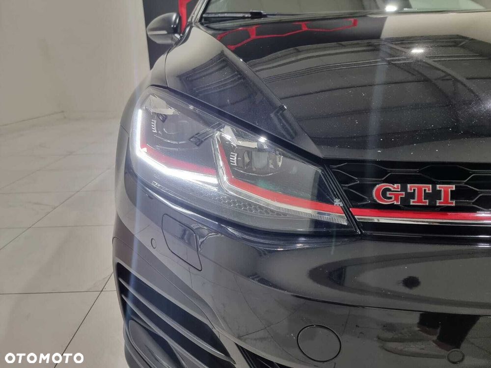 Volkswagen Golf - 13