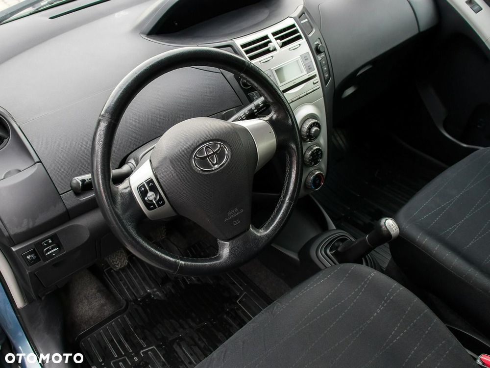 Toyota Yaris 1.3 Blue - 18