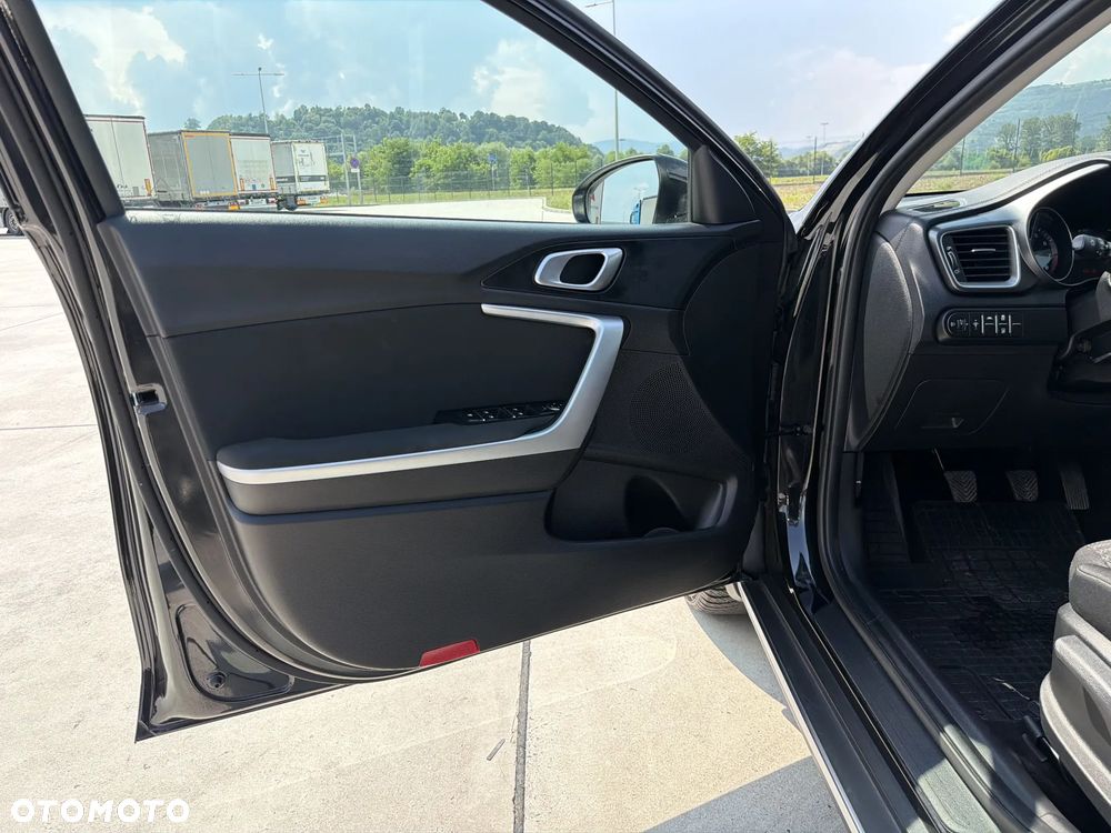 Kia XCeed 1.5 T-GDI M - 11