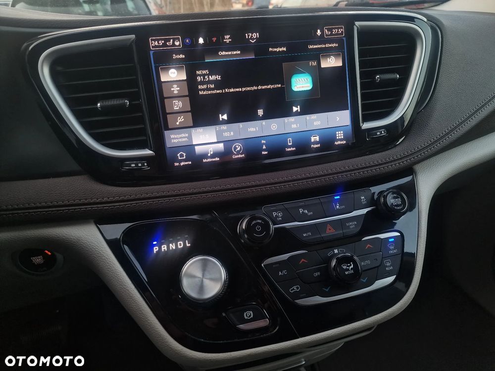 Chrysler Pacifica - 31