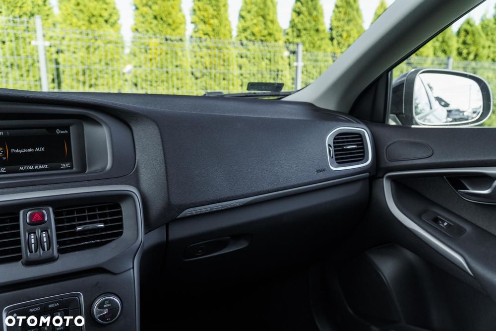 Volvo V40 T3 Drive-E Momentum - 27