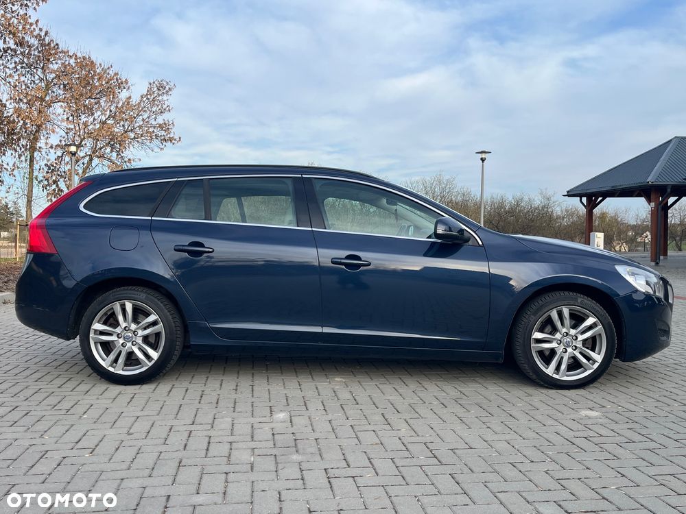 Volvo V60 D3 Momentum - 4