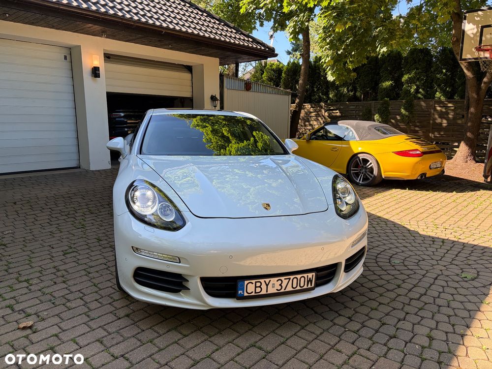 Porsche Panamera - 1