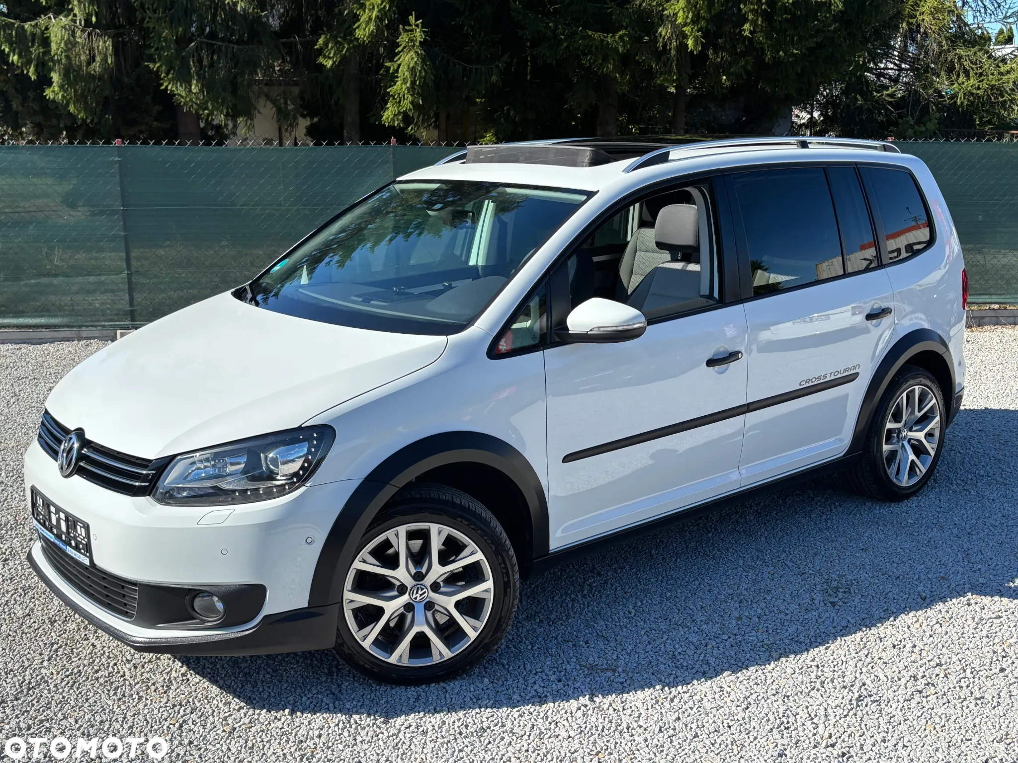 Volkswagen Touran 2.0 TDI DPF DSG Cross - 4