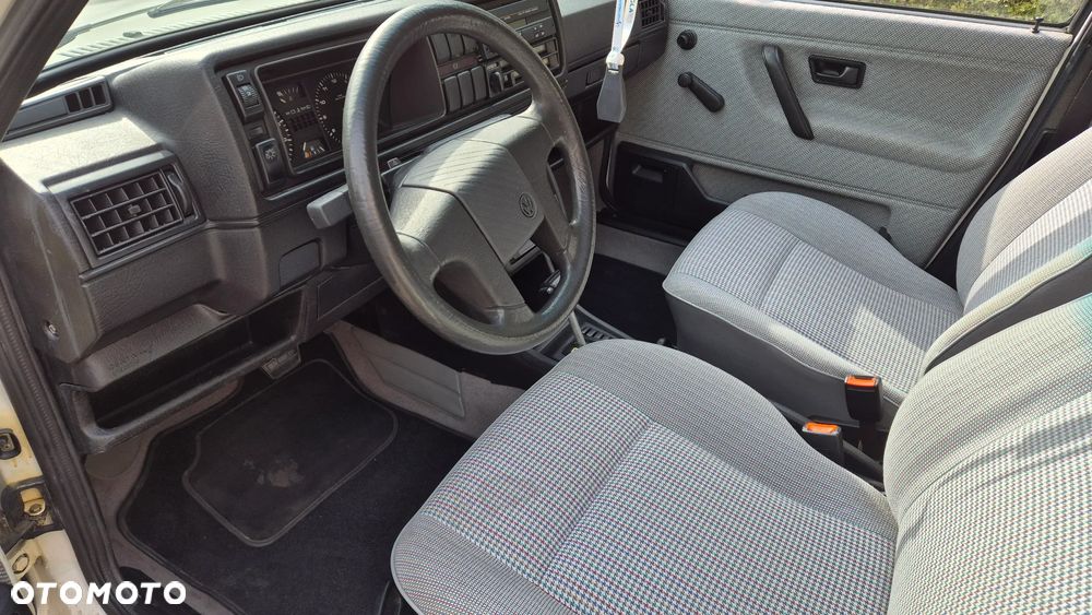 Volkswagen Golf - 16