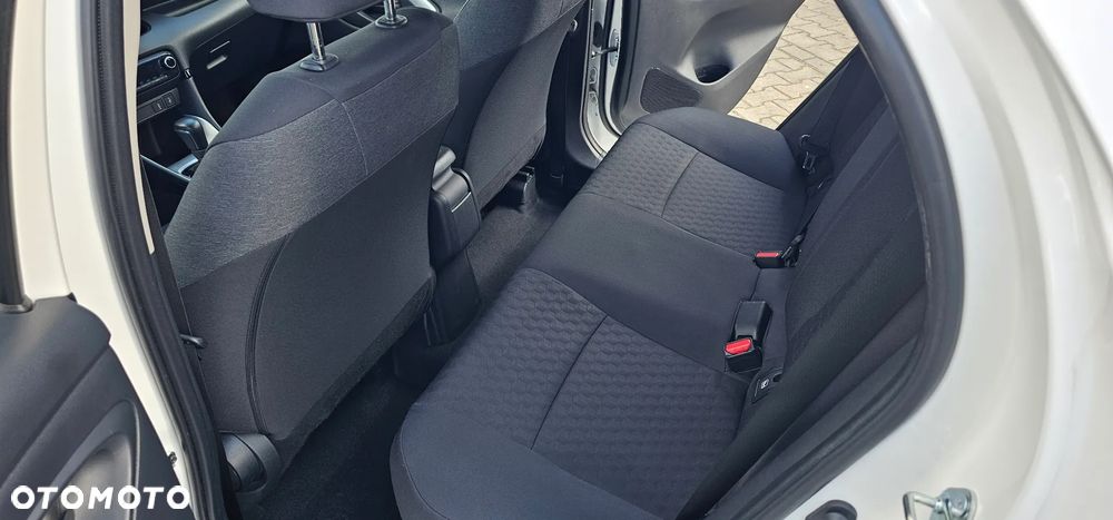 Toyota Yaris - 12