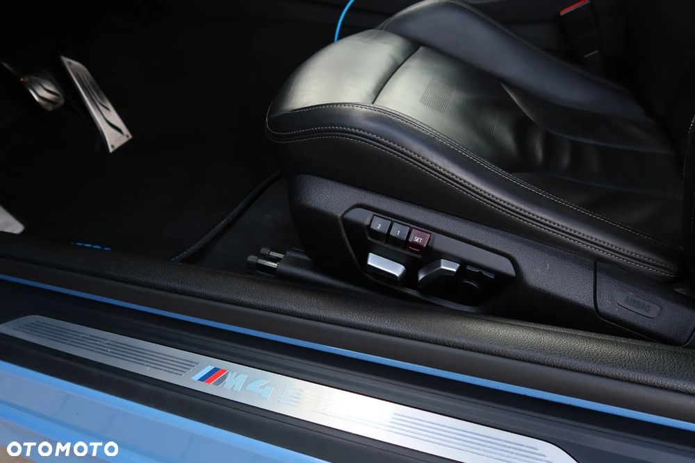 BMW M4 DKG - 40