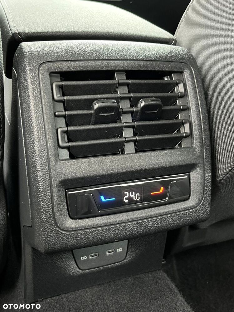 Volkswagen Golf - 11