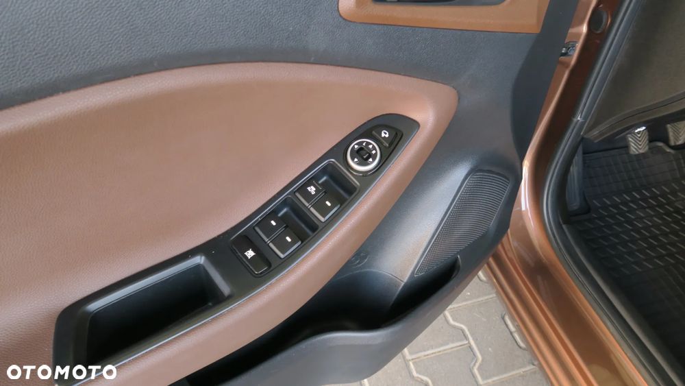 Hyundai i20 blue 1.2 YES Gold - 18