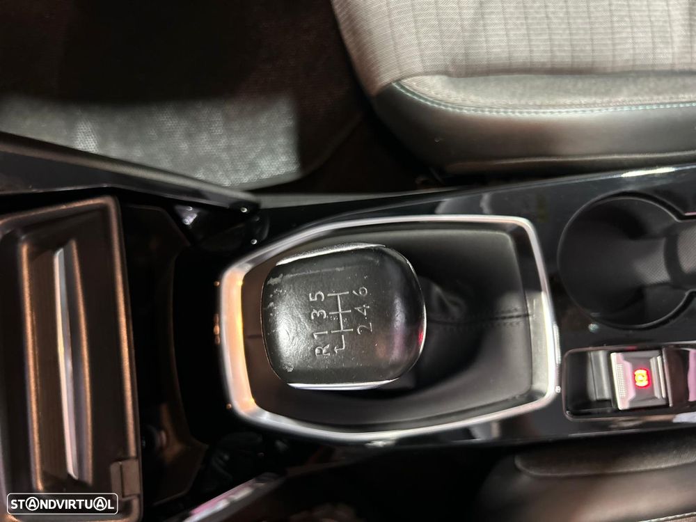 Peugeot 208 PureTech 100 Allure - 31