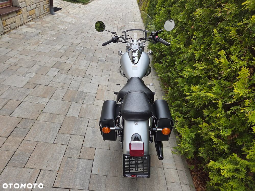 Suzuki Intruder - 10