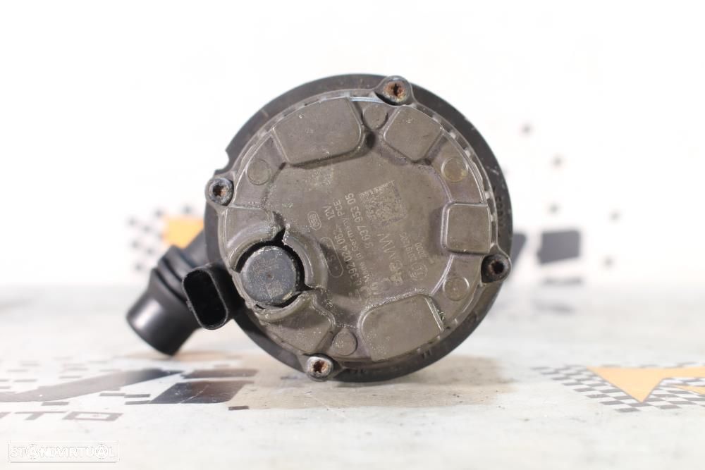 Bomba De Água Auxiliar Bmw 3 (F30, F80)  11518637953 / 8637953 / 03920 - 2