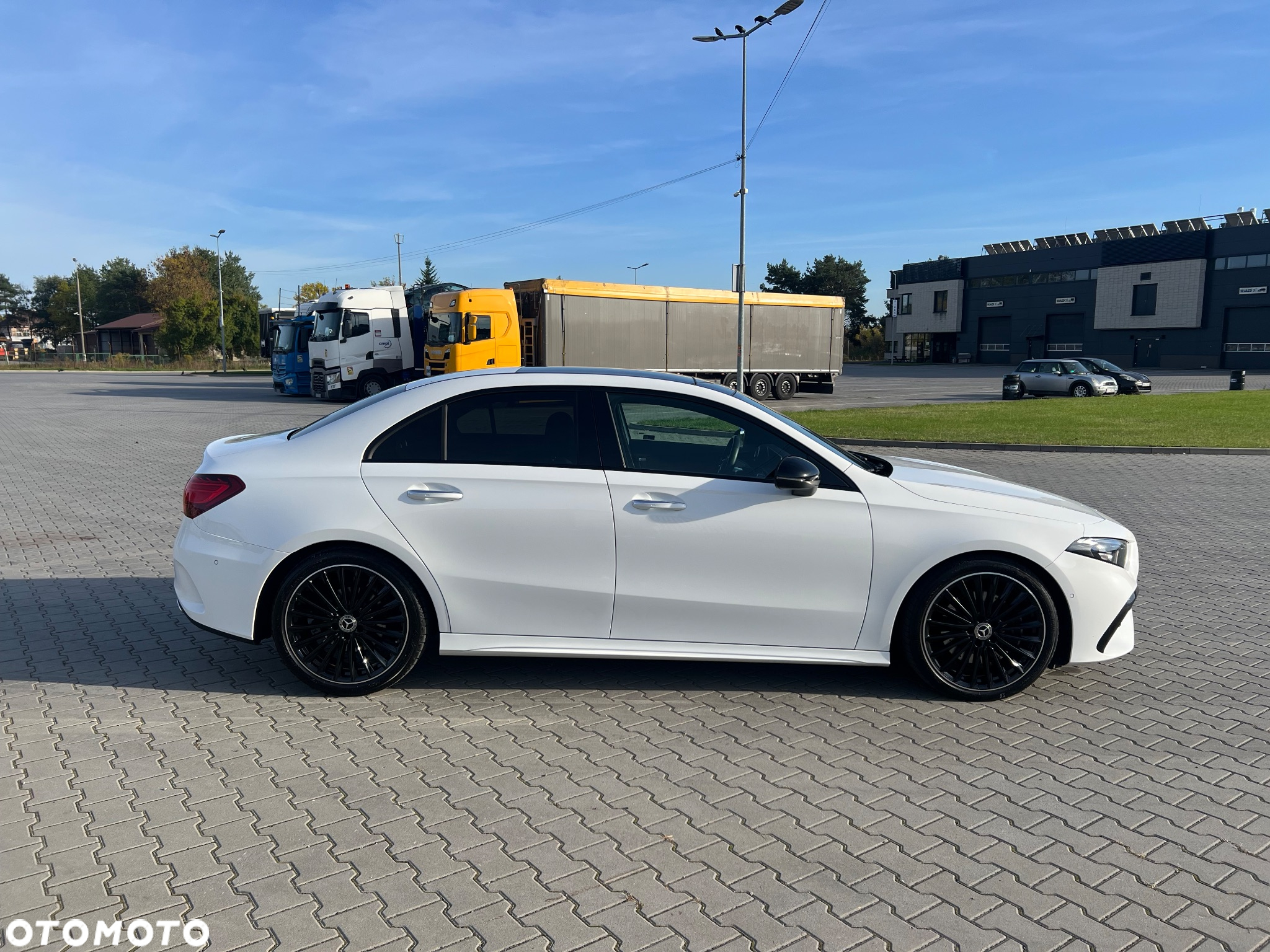 Mercedes-Benz Klasa A 220 4-Matic AMG Line 7G-DCT - 2
