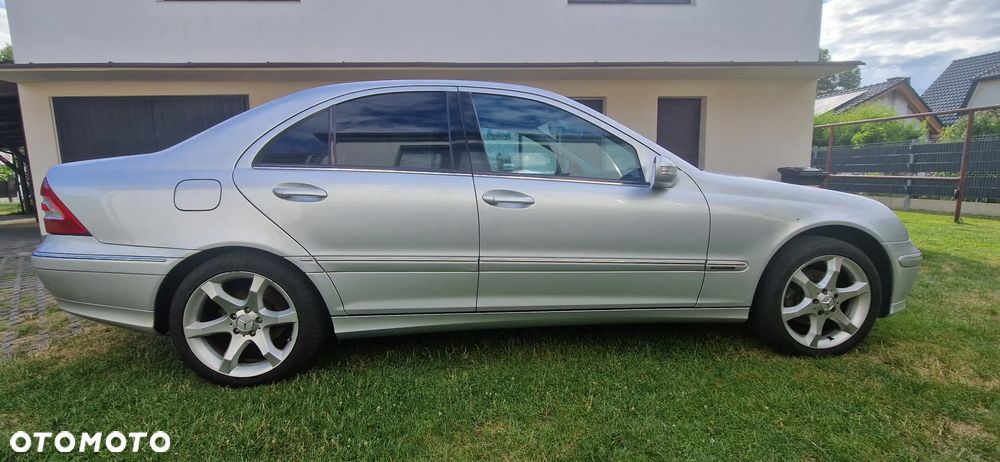 Mercedes-Benz Klasa C 200 Kompressor Sport Edition - 9