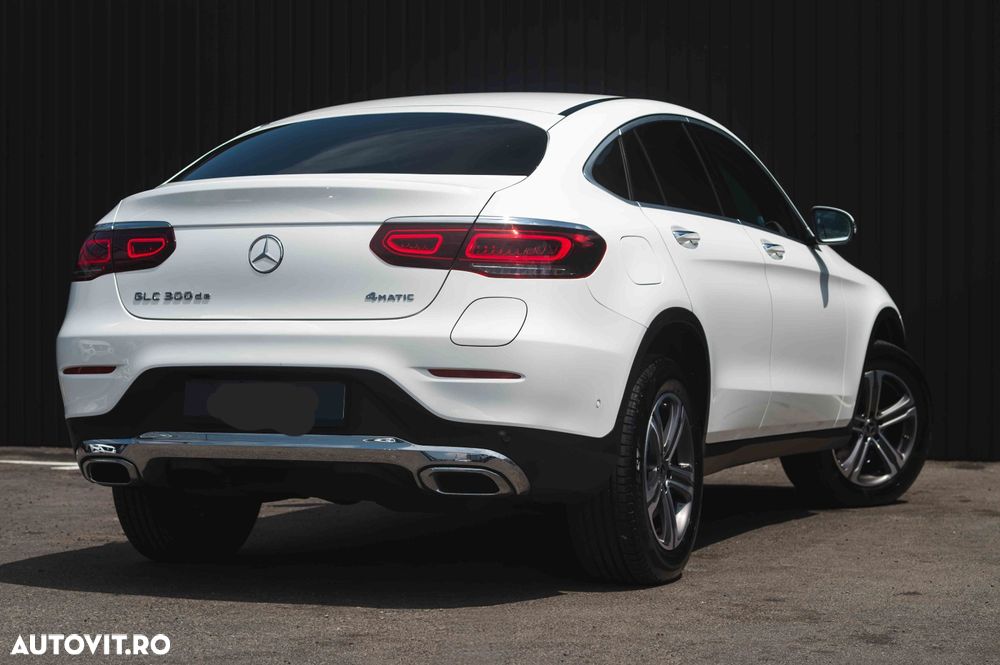 Mercedes-Benz GLC 350 e 4Matic 7G-TRONIC AMG Line - 11