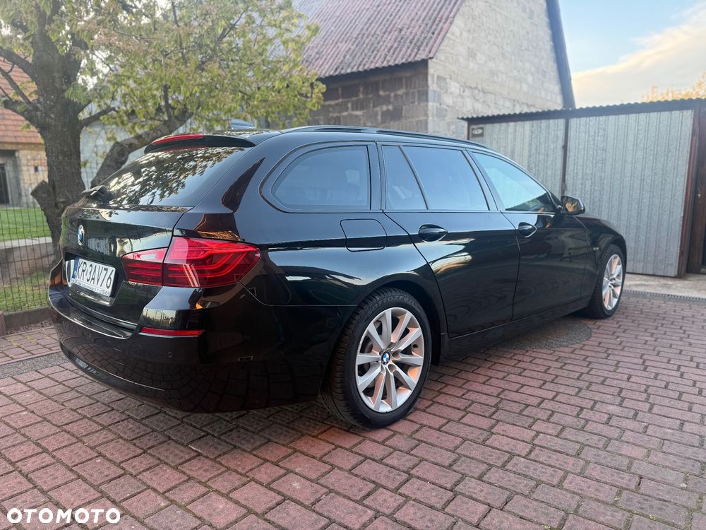 BMW Seria 5 525d xDrive Luxury Line - 7