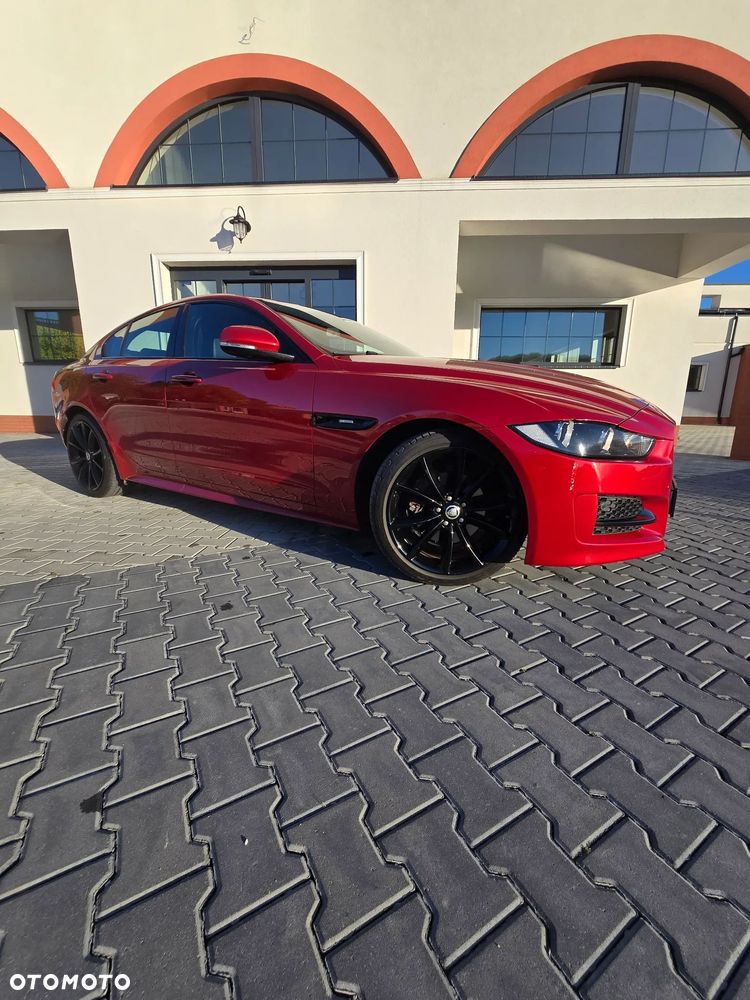 Jaguar XE 2.0 D R-Sport - 3