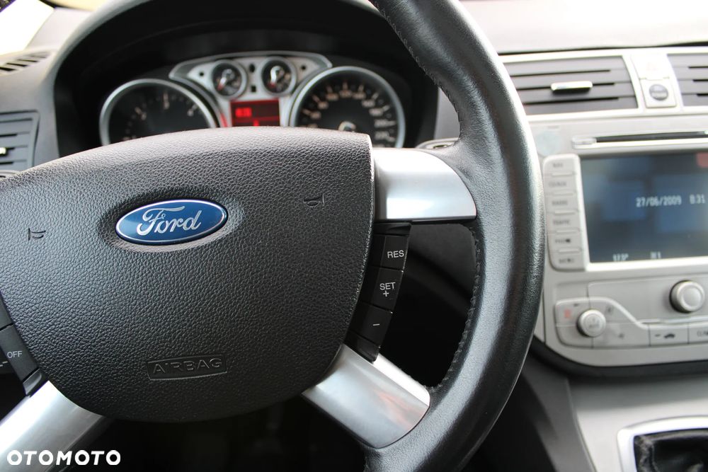 Ford Kuga 2.0 TDCi 4x4 Titanium - 26