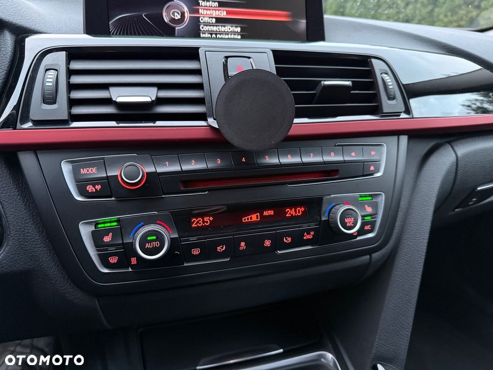 BMW Seria 3 320d Sport-Aut Sport Line - 35