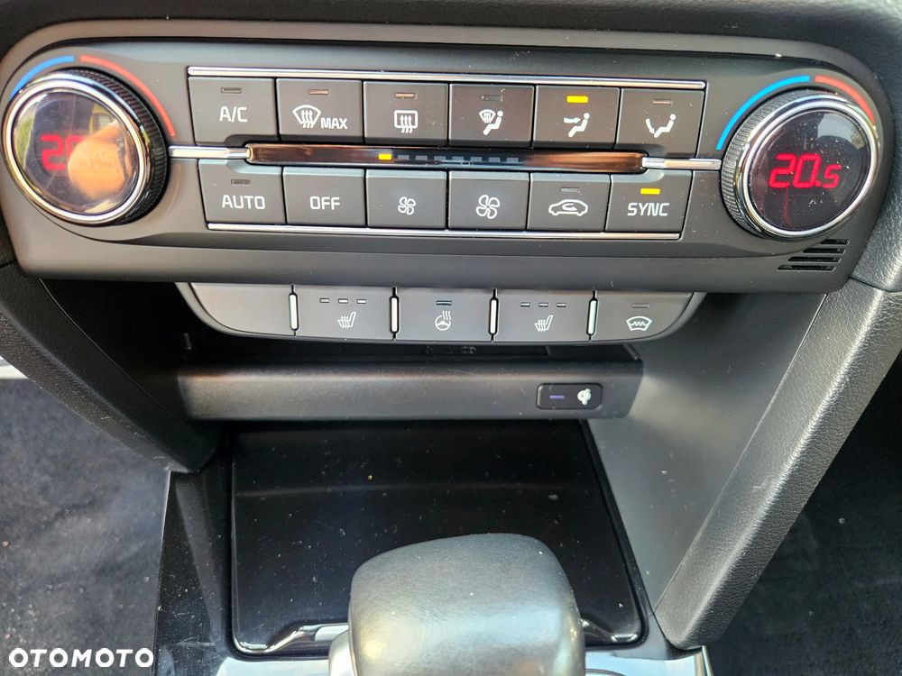 Kia ProCeed 1.6 T-GDI DCT7 OPF GT - 32