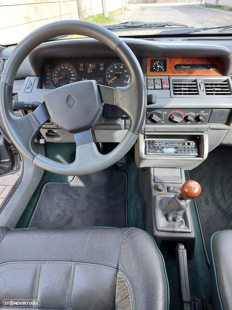 Renault Clio 1.8 Baccara - 10