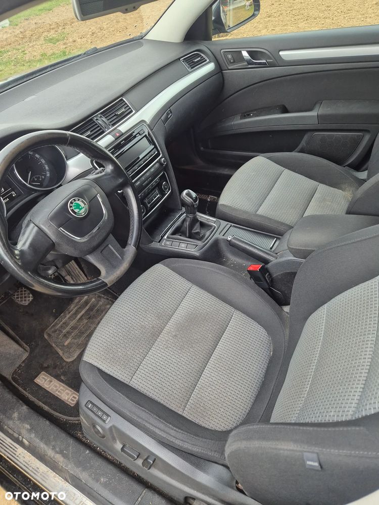 Skoda Superb 1.6 TDI GreenLine - 2