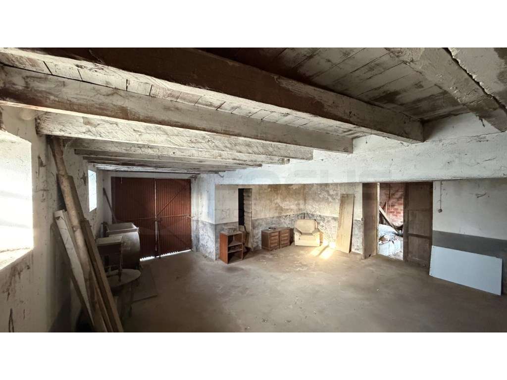 Moradia de Traça Antiga Próxima do Centro da Cidade - AVEIRO - Grande imagem: 2/13