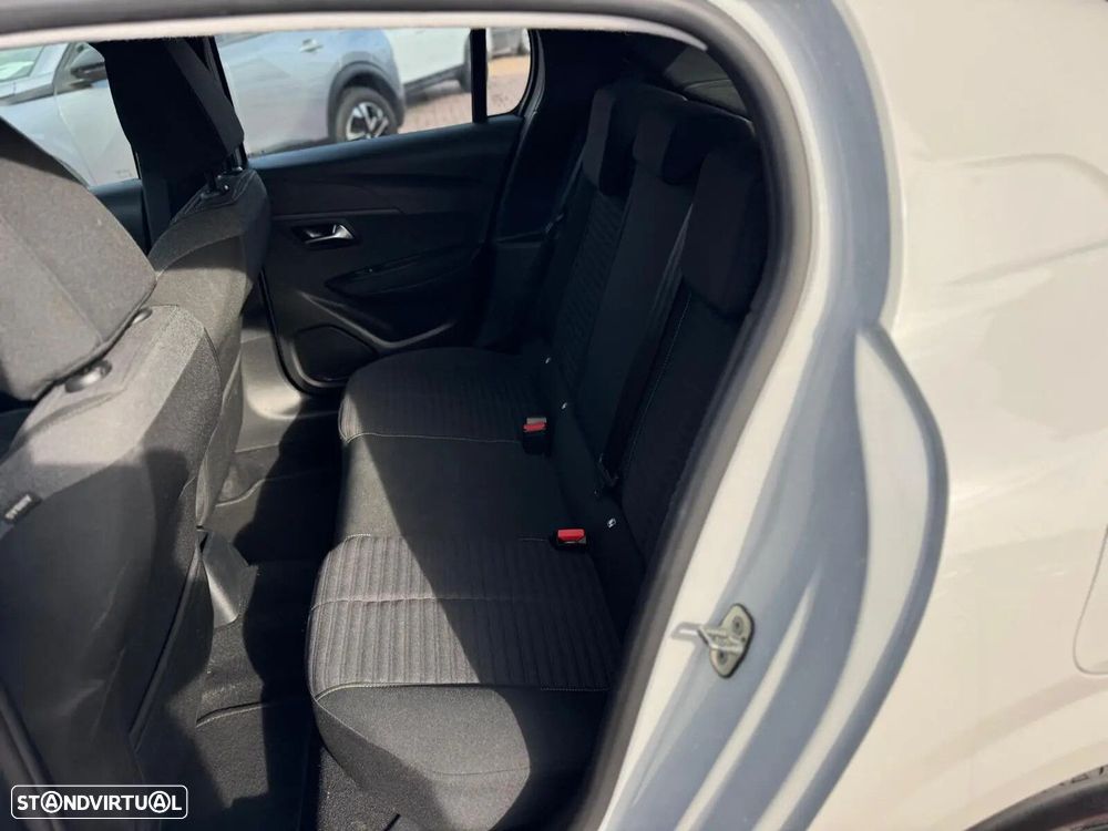 Peugeot 208 - 16