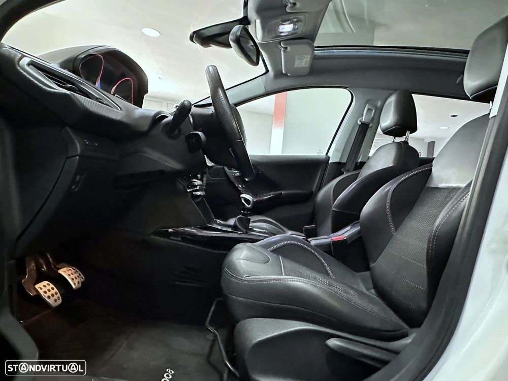 Peugeot 2008 1.2 PureTech GT Line - 25
