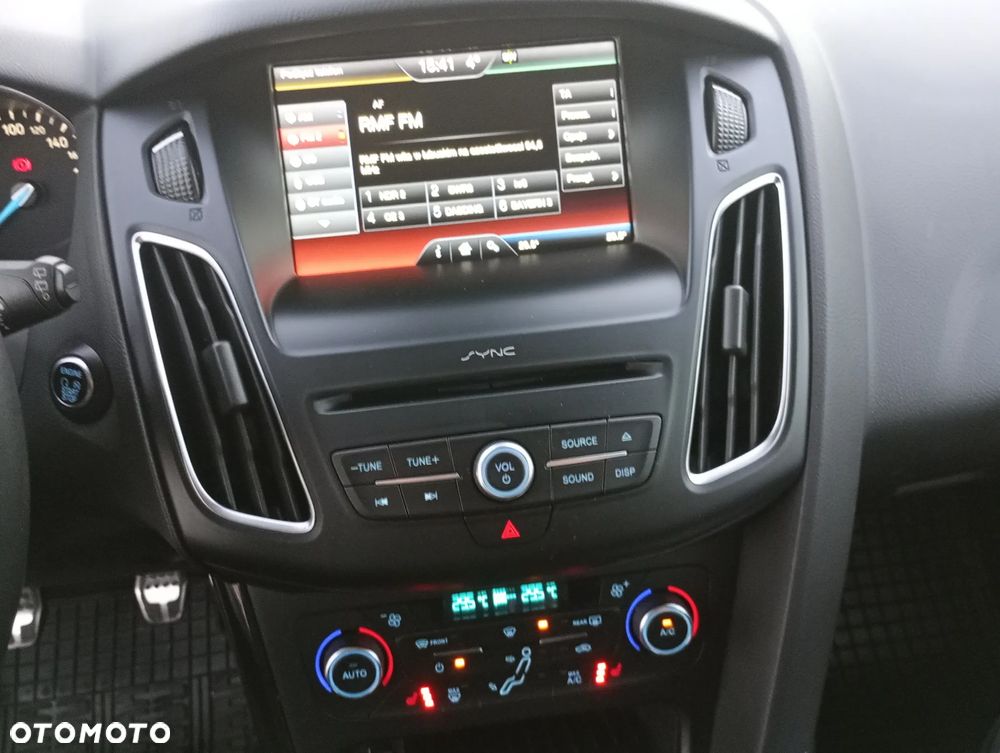 Ford Focus 2.0 TDCi DPF Start-Stopp-System Titanium - 9