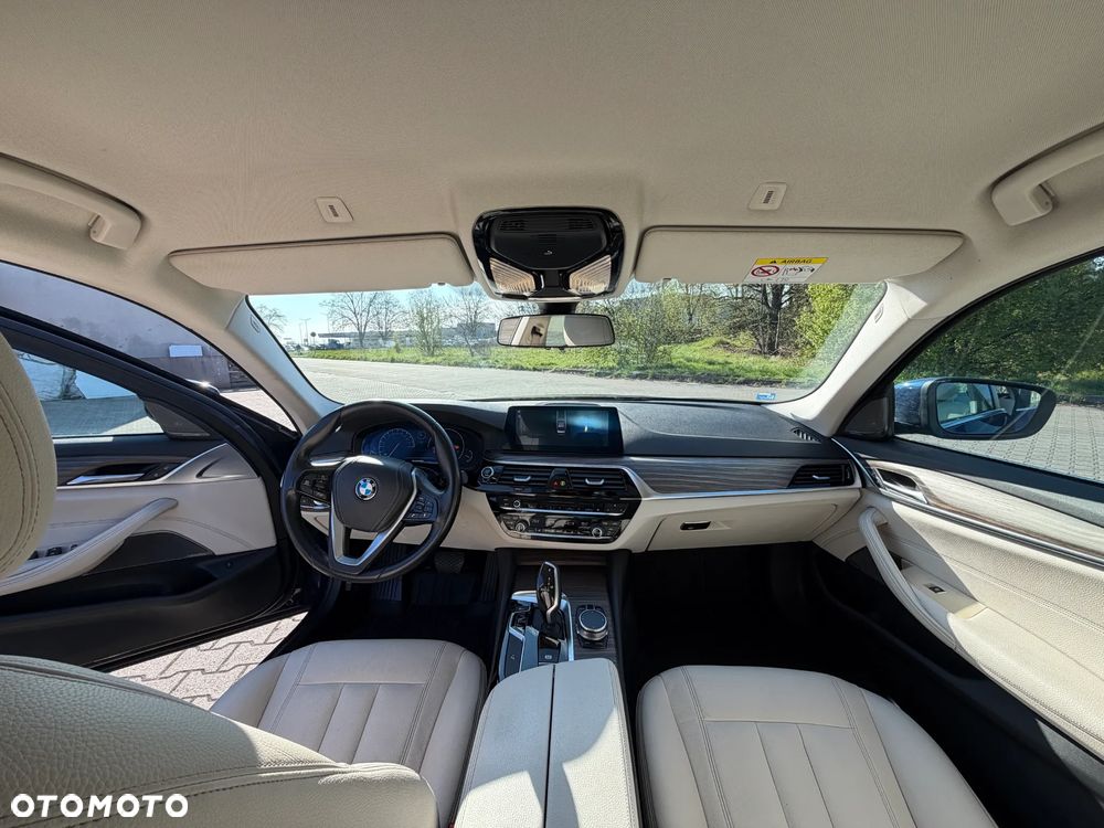 BMW Seria 5 520d xDrive - 15