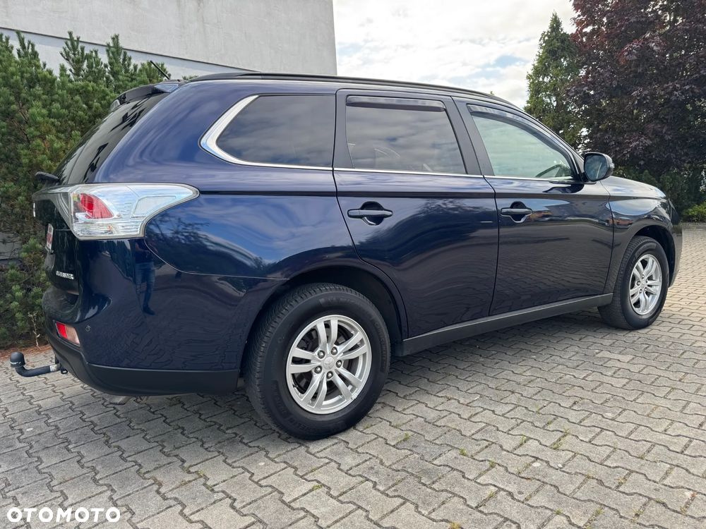 Mitsubishi Outlander 2.0 Invite + 2WD - 23