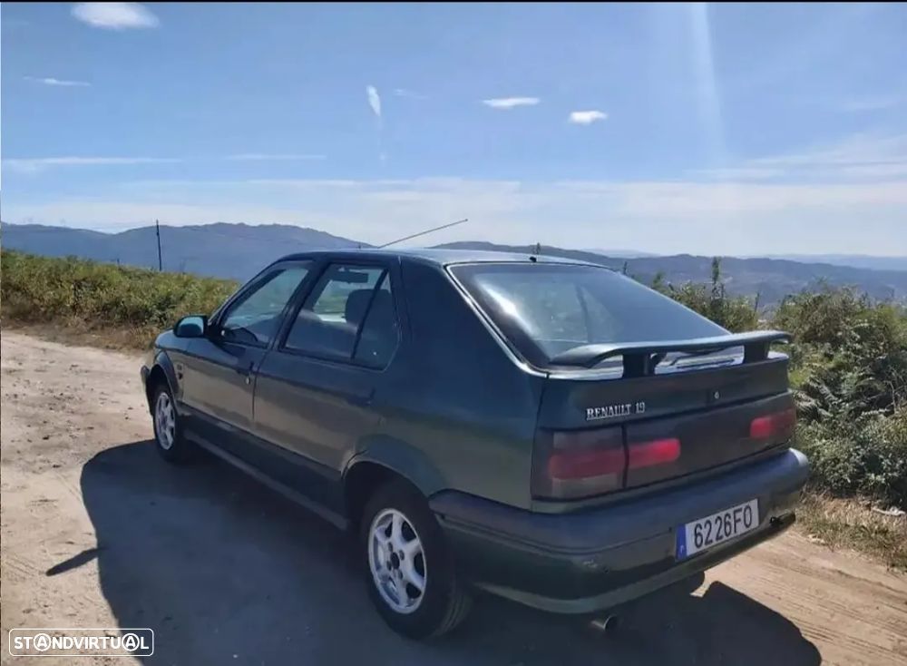 Renault 19 1.2 RL - 8
