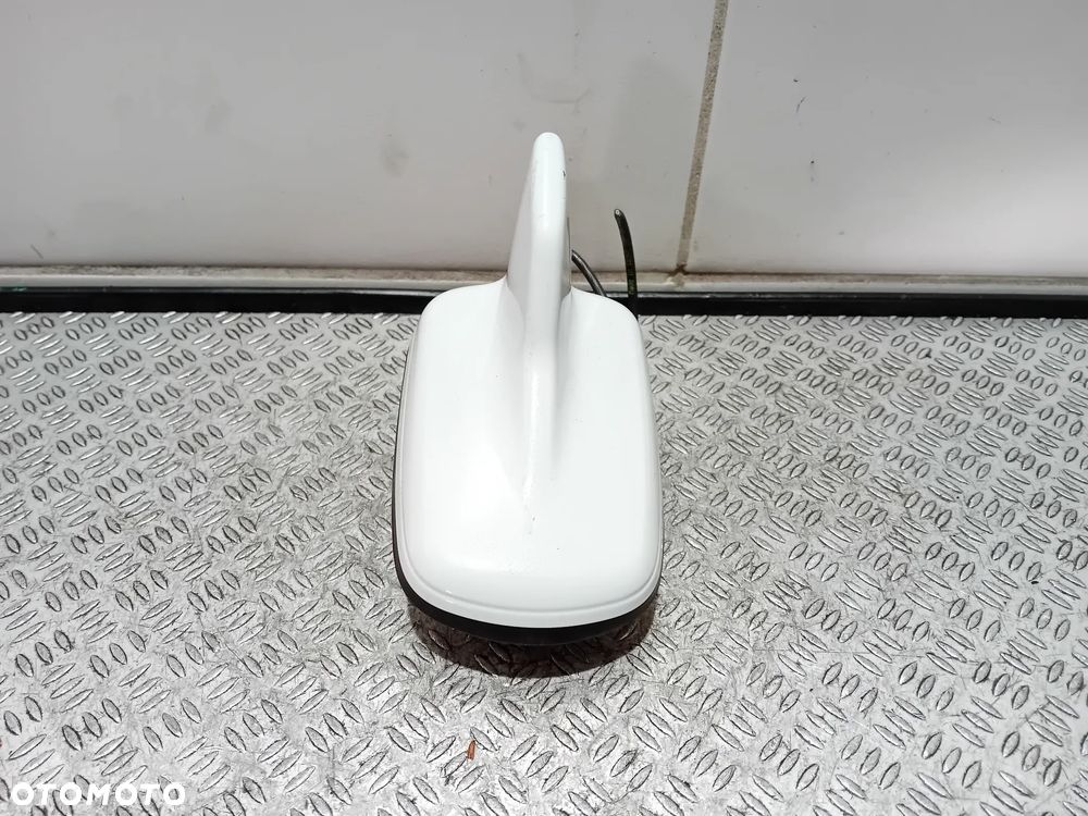 antena dachowa Audi A4 B9 sedan 2017 4M0035503C - 1