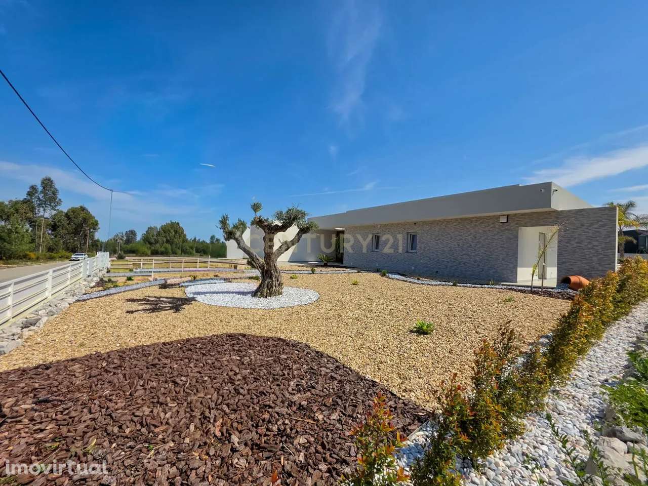 Vila Alegre / Fernão Ferro - Luxuosa moradia isolada térrea de 4 assoa - Grande imagem: 5/47