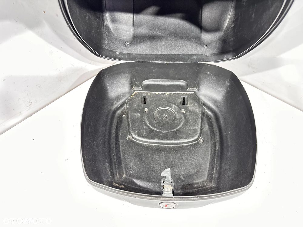 Kufer schowek Piaggio Vespa GTS 125 - 6