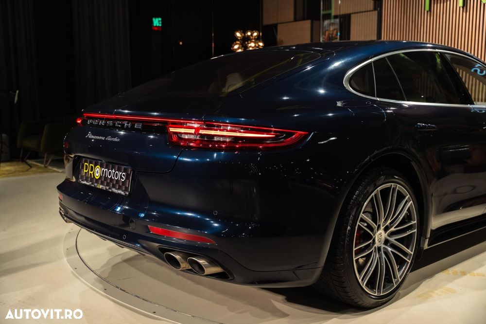 Porsche Panamera - 35