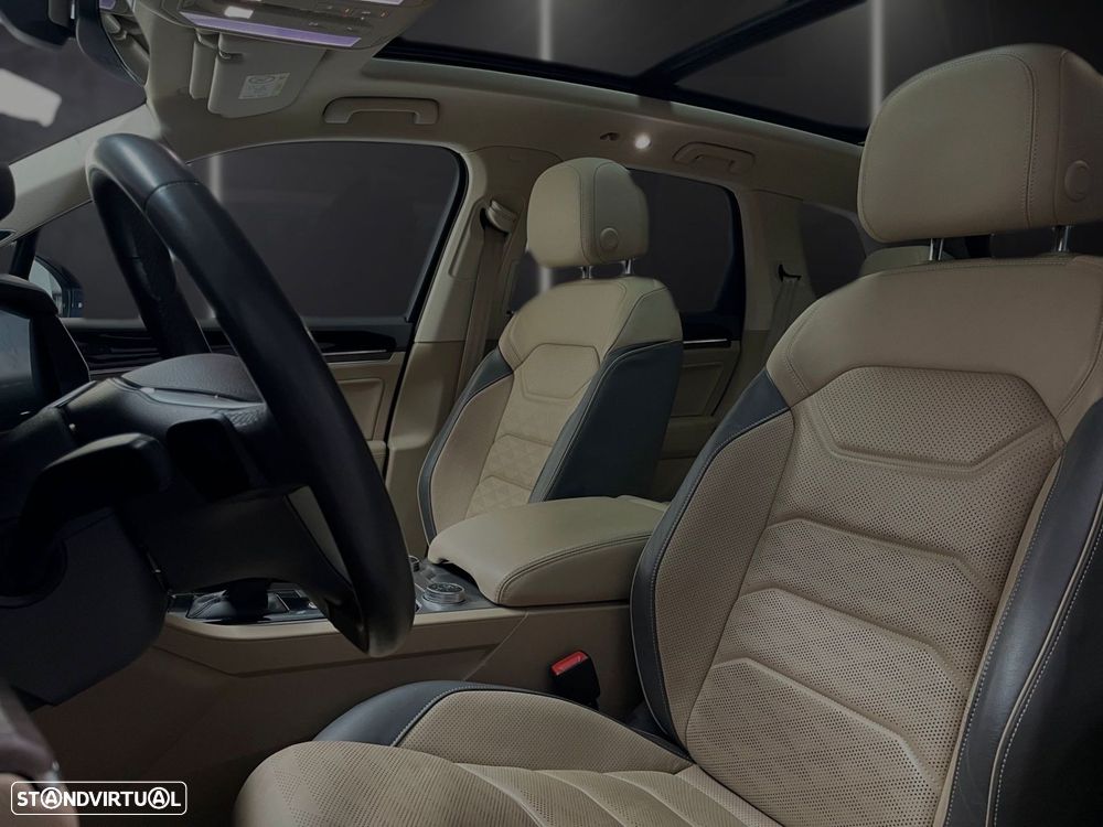 VW Touareg 3.0 TDI V6 Elegance Plus - 12