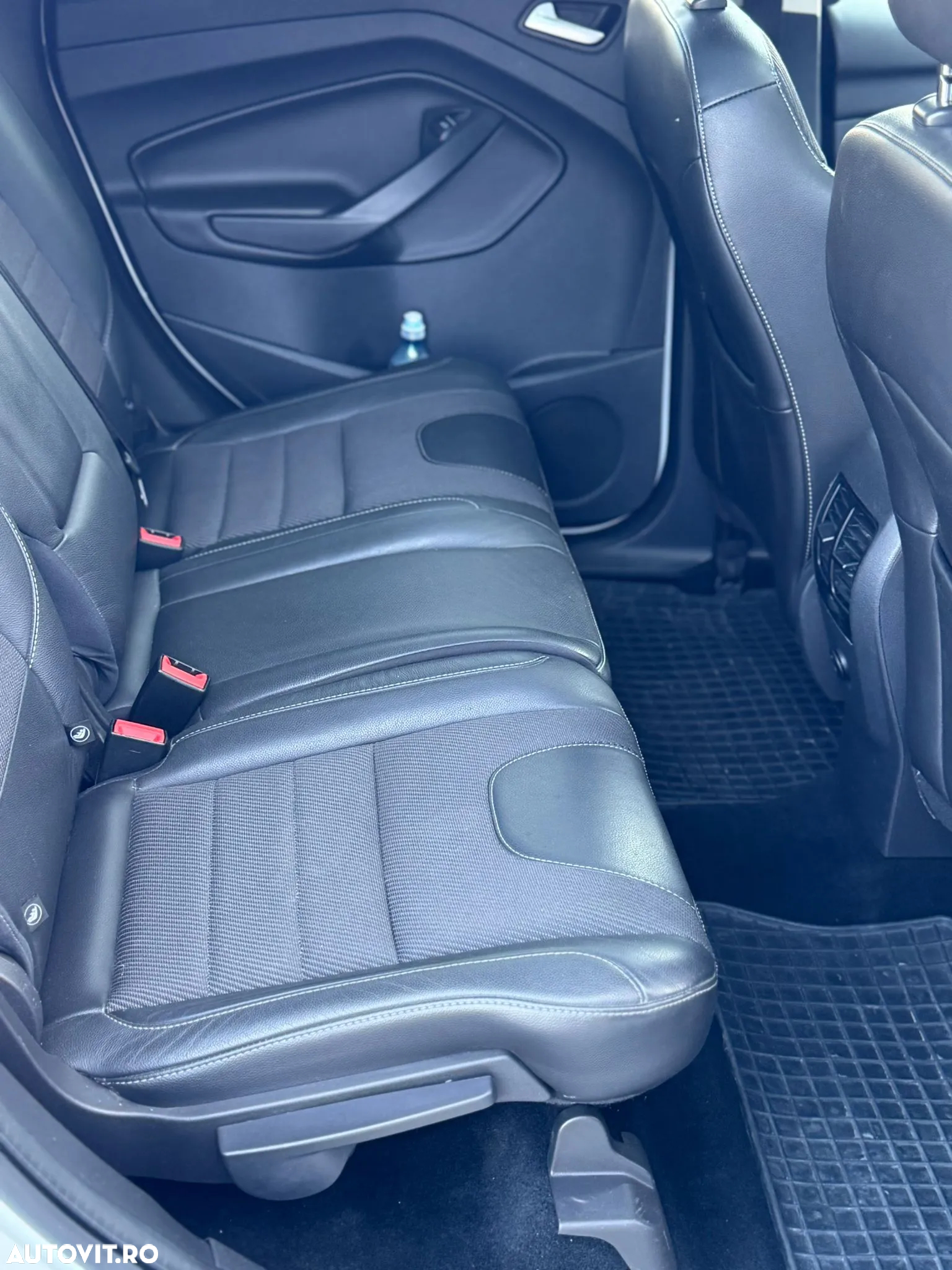 Ford Kuga 2.0 TDCi 4WD Powershift Titanium - 20