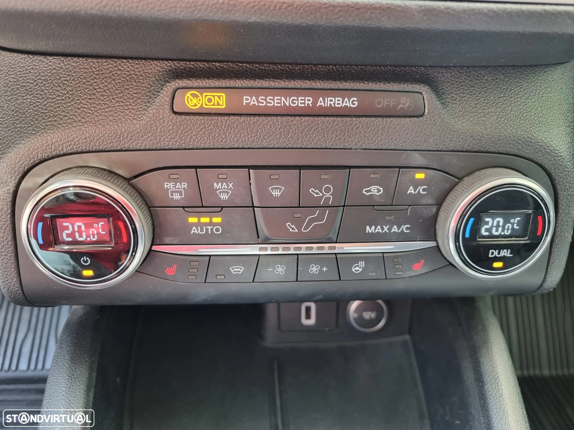 Ford Focus SW 1.0 EcoBoost Business - 24