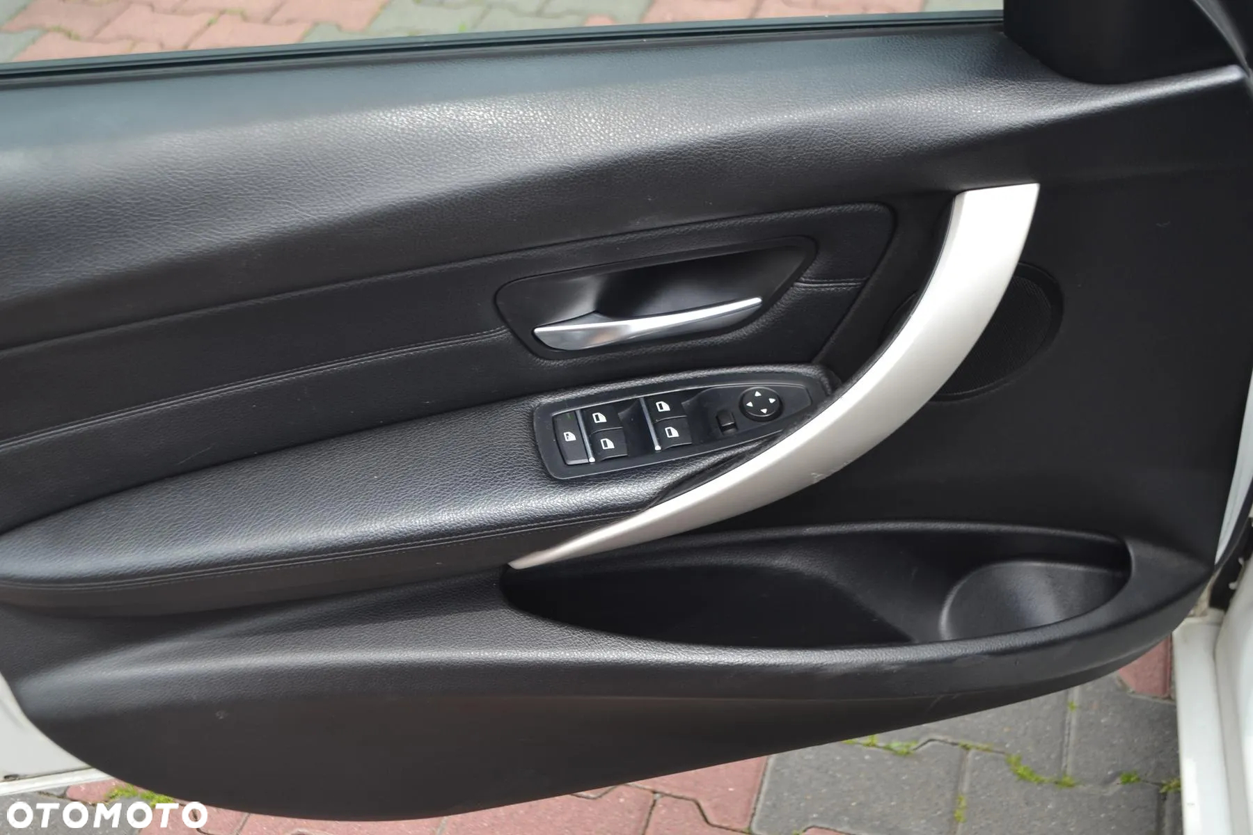 BMW Seria 3 320d Touring Luxury Line - 22