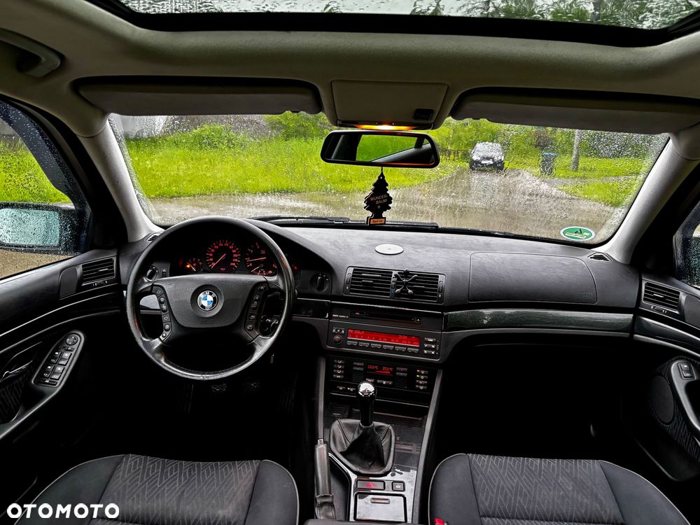 BMW Seria 5 520i Touring Edition Sport - 8