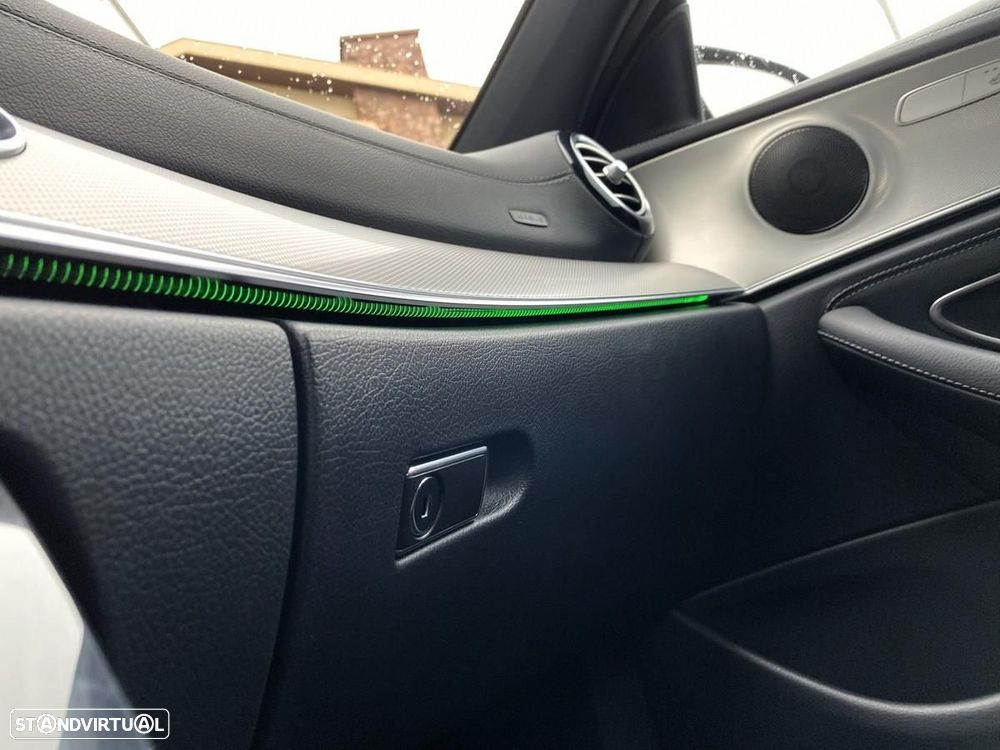 Mercedes-Benz E 220 d AMG Line - 32