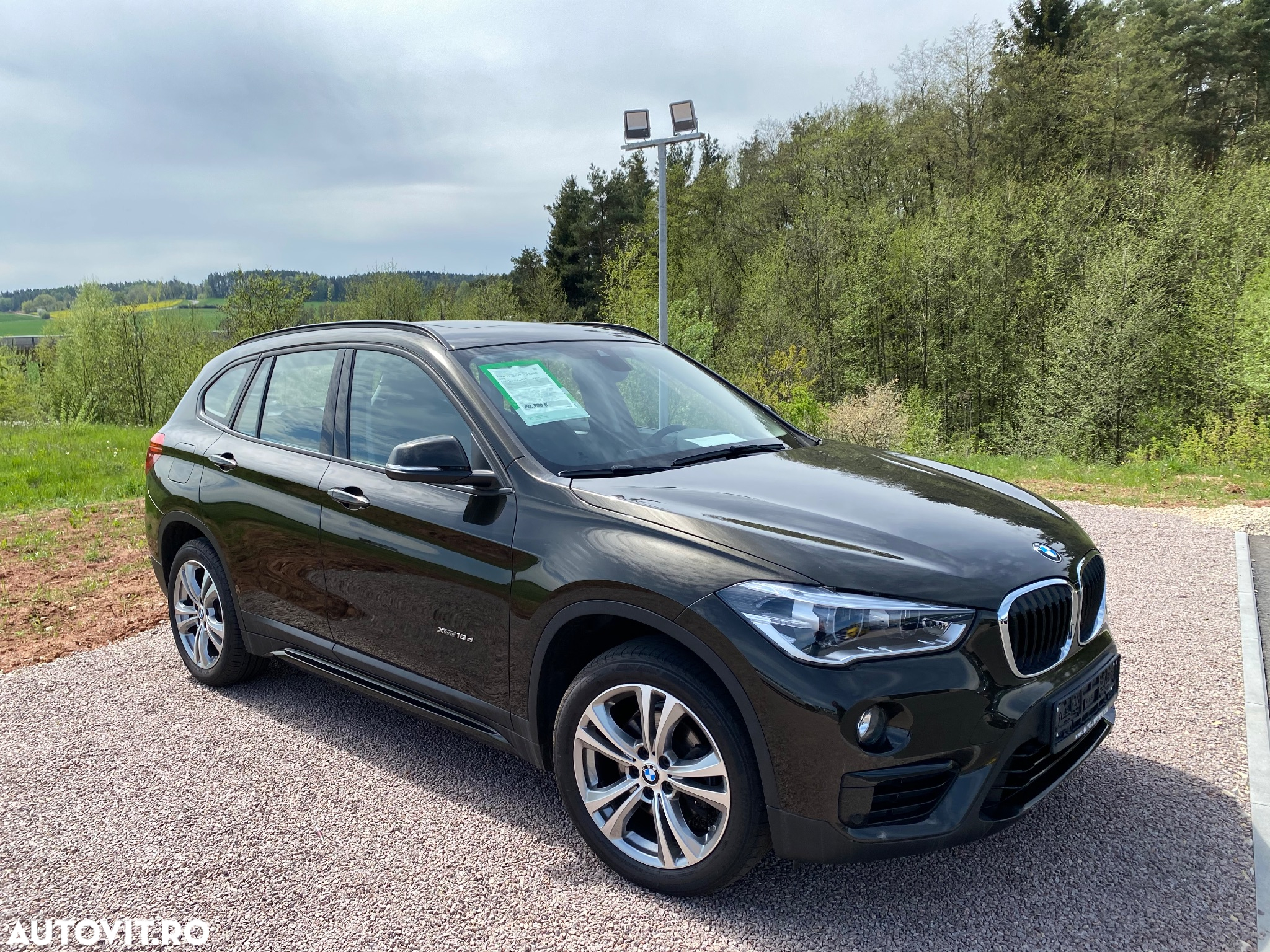 BMW X1 xDrive18d Aut. Sport Line - 2